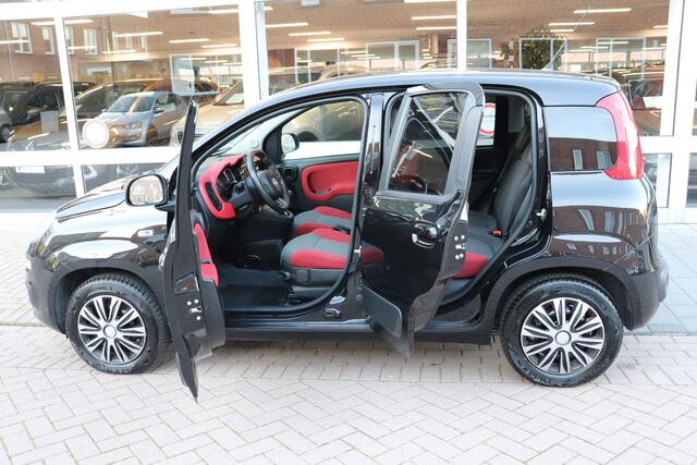 Fiat PANDA 0.9 TwinAir Lounge Automaat. .