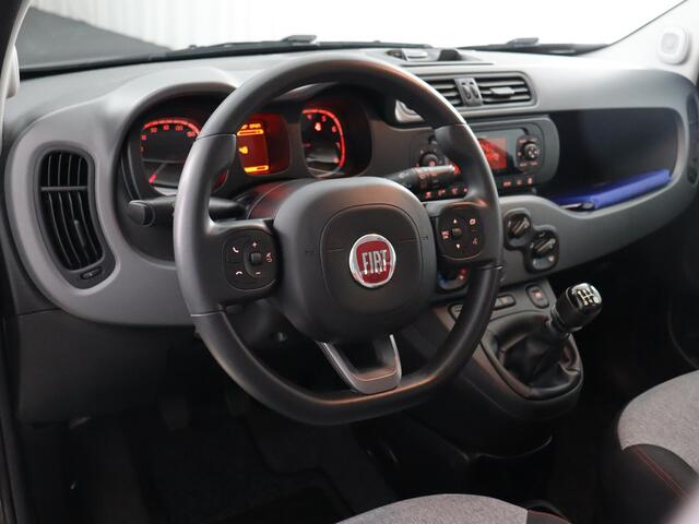 Fiat PANDA 1.2 Lounge (NL-Auto / Airco / Elek. ramen / Sportuitlaat / PDC)