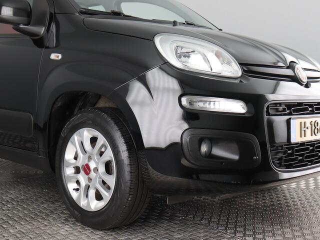 Fiat PANDA 1.2 Lounge (NL-Auto / Airco / Elek. ramen / Sportuitlaat / PDC)