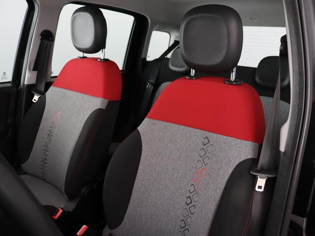 Fiat PANDA 1.2 Lounge (NL-Auto / Airco / Elek. ramen / Sportuitlaat / PDC)