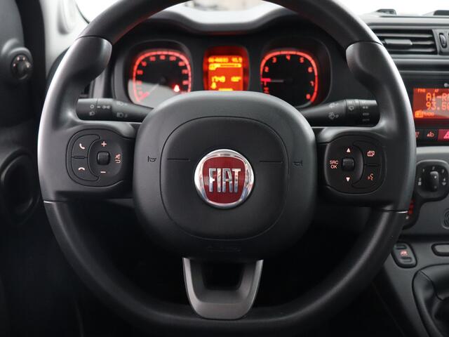 Fiat PANDA 1.2 Lounge (NL-Auto / Airco / Elek. ramen / Sportuitlaat / PDC)
