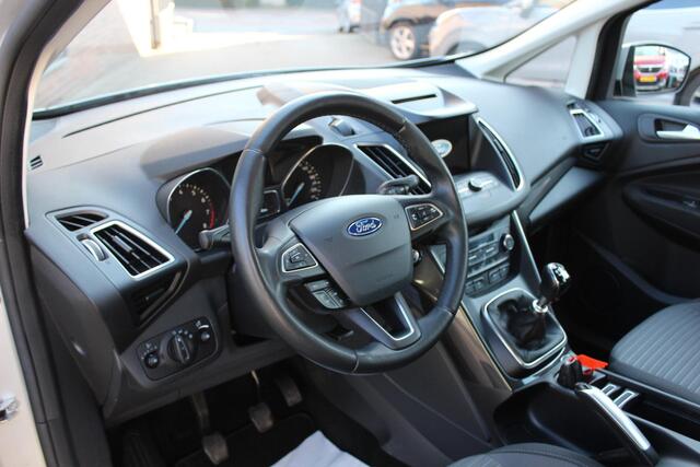 Ford C-MAX 1.5i EcoBoost Titanium Navi/Carplay, Winter Pack, All Season, Climate Control.
