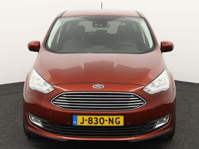 Ford C-MAX 1.5 Titanium Airco, bluetooth, stuur multifunctioneel, verwarmd voorruit, spraakbediening, Elektronische remkrachtverdeling, Elektronisch Stabiliteits Programma Stap in en ervaar hoe praktisch en stijlvol een gezinsauto kan zijn. Deze Ford C-Max 1.5 Titan