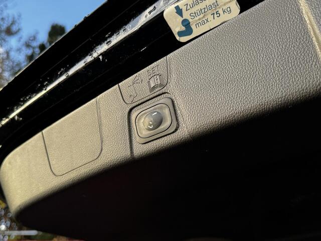 Ford C-MAX 1.5 Titanium - Automaat - Navigatie - Trekhaak - Climate Controle