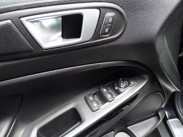 Ford ECOSPORT 1.0 EcoBoost Titanium Trekhaak, Camera, Cruise, Airco, Etc.