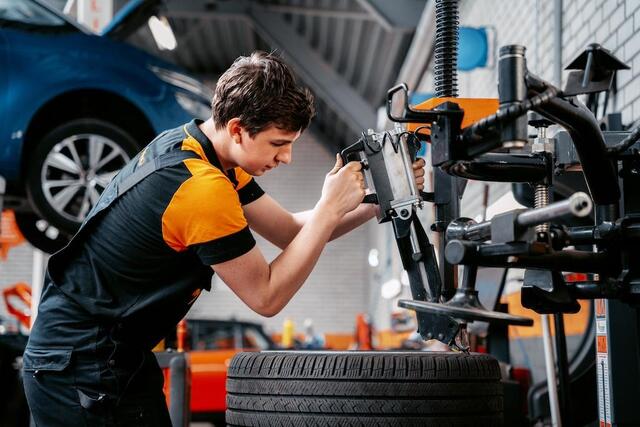 Ford ECOSPORT 1.0 ECOBOOST CONNECTED I APPLE/ANDROID I HOGE INSTAP I AIRCONDITIONING I LICHT METALEN VELGEN