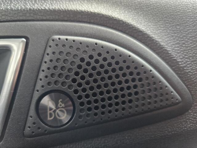 Ford ECOSPORT 1.0 EcoBoost ST-Line / Dealer Onderhouden / All Season Banden / B&O Premium Audio / Alcantara Bekleding / Stoel & Stuurverwarming / Voorruit Verwarming / Achteruitrijcamera / Navigatie / Apple Carplay & Android Auto / Parkeersensoren / Climate Control /