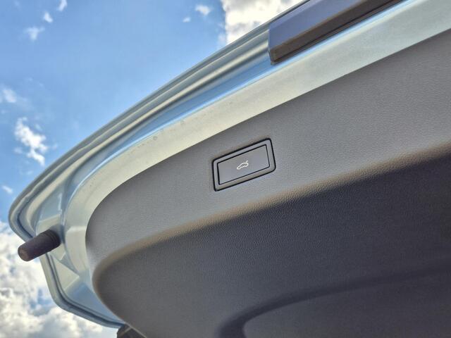 Ford EXPLORER Premium Extended Range RWD 77 kWh | Massage stoelen | Stoelverwarming | Achteruitrijcamera | Elektrische achterklep | 20 inch velgen