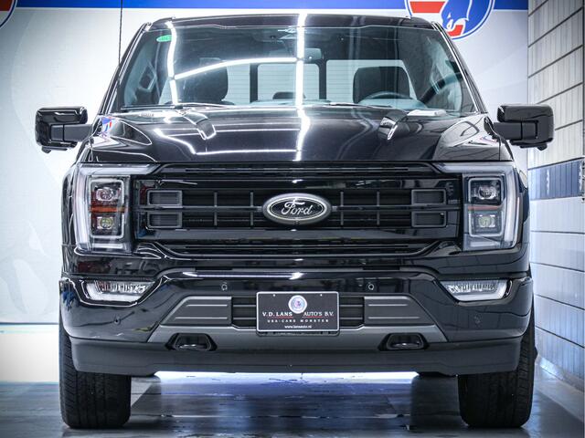 Ford F-150 Lariat Black Edition | 5.0L V8 | SuperCrew 4x4 | Direct leverbaar