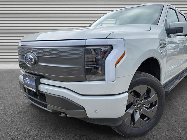 Ford F-150 LIGHTNING LARIAT ER