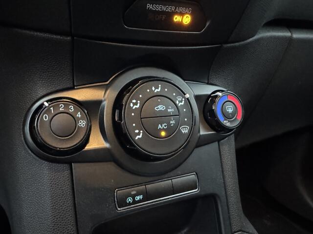 Ford FIESTA 1.0 White Edition