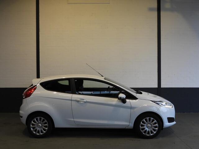 Ford FIESTA 1.0 Style Essential NAVI/AIRCO/BLUETOOTH!