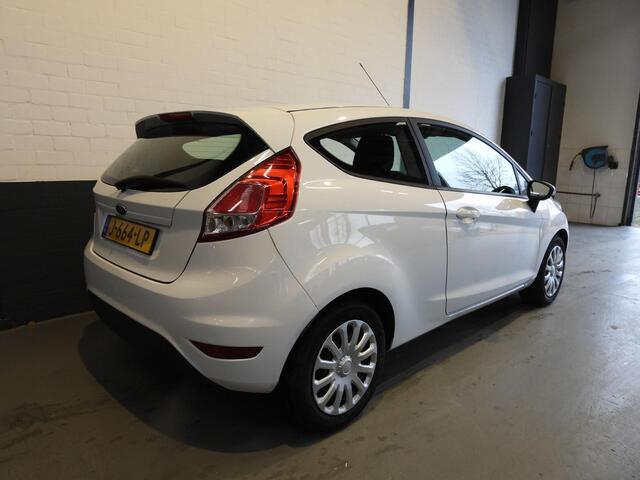 Ford FIESTA 1.0 Style Essential NAVI/AIRCO/BLUETOOTH!