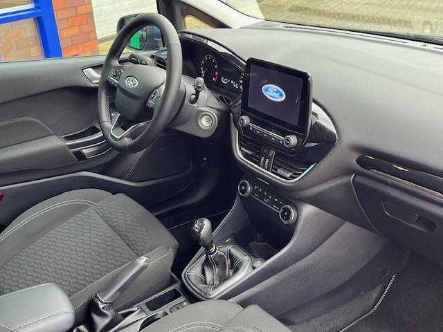 Ford FIESTA 1.0 EcoBoost Hybrid Titanium navigatie via apps