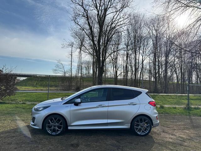 Ford FIESTA 1.0 EB 100PK ST-Line | ADAP. CRUISE | WINTERPACK | CAMERA | CARPLAY NAVI |