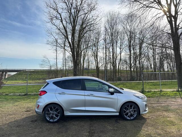 Ford FIESTA 1.0 EB 100PK ST-Line | ADAP. CRUISE | WINTERPACK | CAMERA | CARPLAY NAVI |