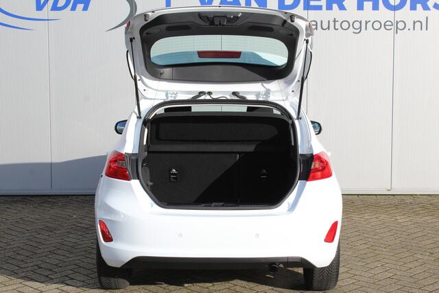 Ford FIESTA 1.1-71pk Trend 5drs. Erg nette Ford Fiesta voor nog jaren rijplezier ! Airco, parkeersensoren achter, navigatie, telefoonvoorb., DAB, inklapbare buitenspiegels etc.