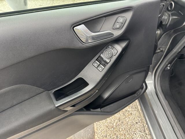 Ford FIESTA 1.1 Trend | TREKHAAK | PARKEERSENS. | NAP | CRUISE |