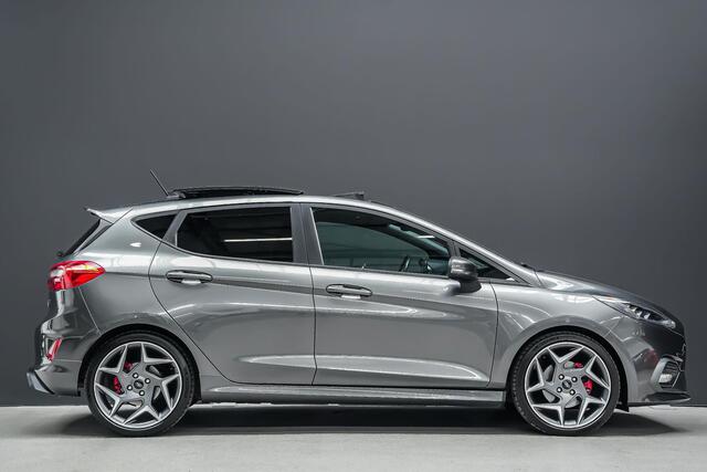 Ford FIESTA ST-3 1.5 200pk |dealer onderhouden|panoramadak|B&O|Apple Carplay|LED-koplampen|lane assist|cruise control|winterpack|18"|