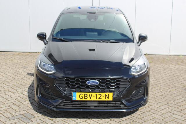 Ford FIESTA 1.0-100pk EcoBoost ST-Line. Luxe en sportieve Fiesta ! Stoel-, stuur- en voorraamverwarming, keyless entry/keyless go, adaptive cruise cntrl, volautm. airco, camera, parkeersensoren v+a, navigatie by Apple/Android, LM wielen, lane assist, LED ver