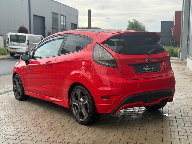 Ford FIESTA 1.6 ST 182 PK / AIRCO RECARO STOELVERWARMING *NET BINNEN*
