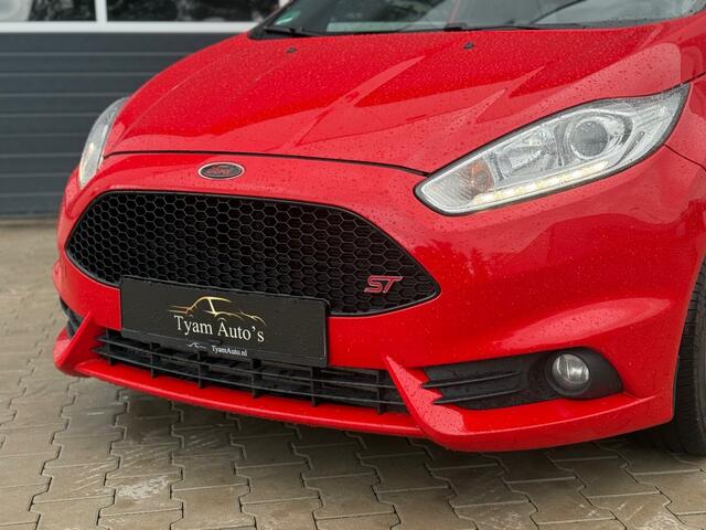 Ford FIESTA 1.6 ST 182 PK / AIRCO RECARO STOELVERWARMING *NET BINNEN*