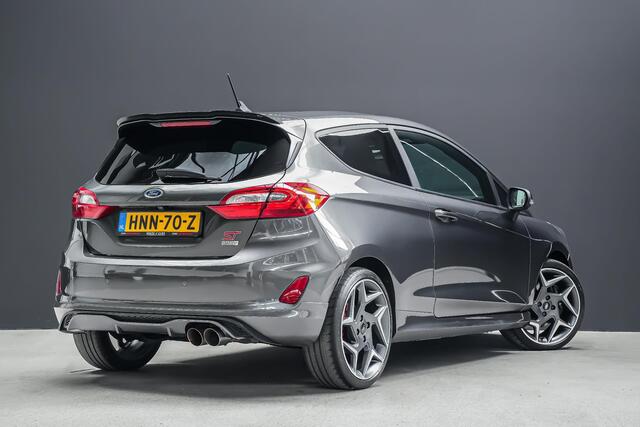 Ford FIESTA ST-3 Performance pack |sper differentieel|launch control|B&O|Apple Carplay|blind spot|parkeercamera|DAB|LED|winterpack|18" lichtmetalen velgen|
