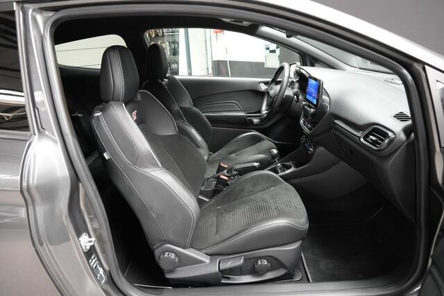 Ford FIESTA ST-3 Performance pack |sper differentieel|launch control|B&O|Apple Carplay|blind spot|parkeercamera|DAB|LED|winterpack|18" lichtmetalen velgen|