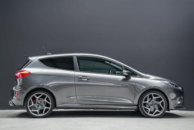 Ford FIESTA ST-3 Performance pack |sper differentieel|launch control|B&O|Apple Carplay|blind spot|parkeercamera|DAB|LED|winterpack|18" lichtmetalen velgen|