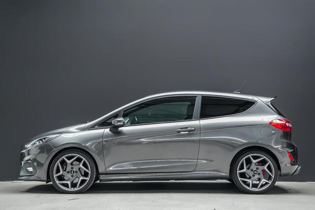 Ford FIESTA ST-3 Performance pack |sper differentieel|launch control|B&O|Apple Carplay|blind spot|parkeercamera|DAB|LED|winterpack|18" lichtmetalen velgen|