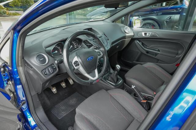 Ford FIESTA ST-Line 1.0 100pk |cruise control|parkeersensoren achter|bluetooth|voor + achterruitverwarming|17" lichtmetalen velgen|