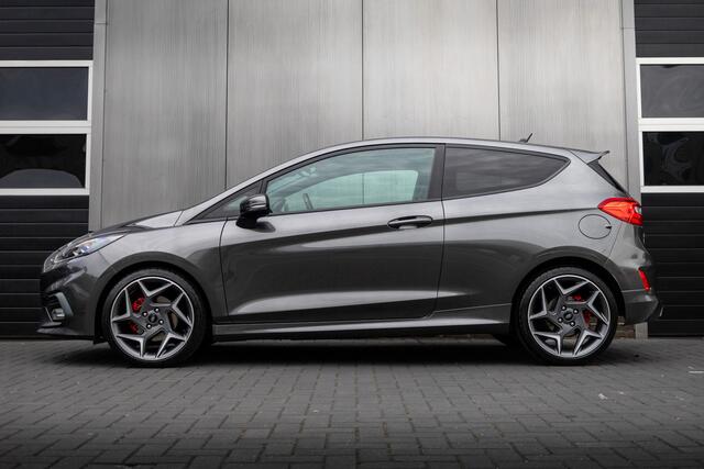 Ford FIESTA 1.5 EcoBoost ST-3 200 pk / Miltek-Uitlaat/ Recaro-Stoelen/ Stoel.Verw/ Keyless/ B&O-Sound/ Xenon/ Camera/ 18'' LMV