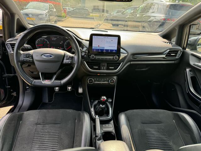 Ford FIESTA 1.5 EcoBoost ST-3 panorama, navi, cruise, stoelverw
