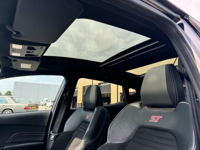 Ford FIESTA 1.5 EcoBoost ST-3 panorama, navi, cruise, stoelverw