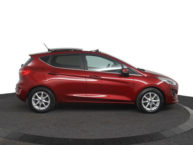 Ford FIESTA EcoBoost Hybrid 125 pk Titanium X | Pano | Winter Pack | Camera | Adapt. cruise | full LED | B&O | 100% dealer onderh.