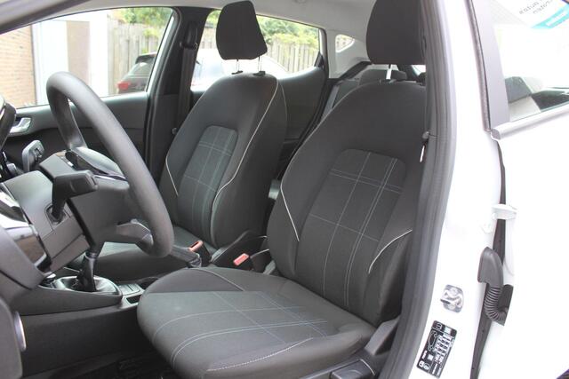 Ford FIESTA 1.1 Trend ST Line 17", Navigatie/Carplay, DAB.
