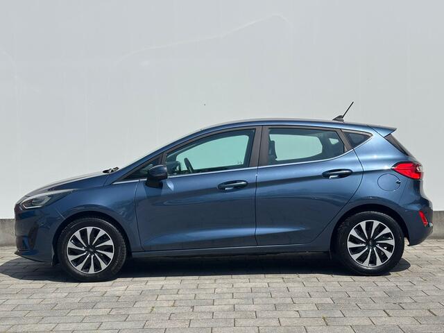 Ford FIESTA EcoBoost Hybrid 125 pk Titanium | Parkeersensoren | All-season banden | Apple carplay |