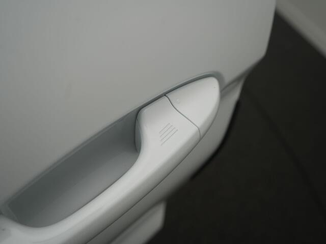 Ford FIESTA 1.0 EcoBoost Hybrid ST-Line X - RIJKLAARPRIJS - All Seasonbanden - Cruise Control - Achteruitrijcamera