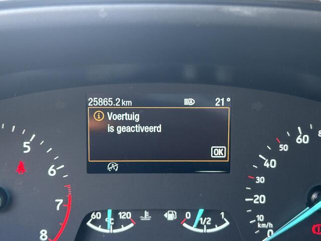 Ford FIESTA 1.0 EcoBoost Hybrid Titanium | Lage Km stand 25000 | Trekhaak | All Season banden | Climate control | Navigatie | Stoel / Suur en Voorruit verwarming | Cruise control | LED Apple Carplay/ Android Auto Parkeersensoren