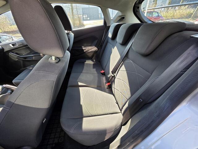 Ford FIESTA 1.0 Style **AIRCO-NAVI-PDC**