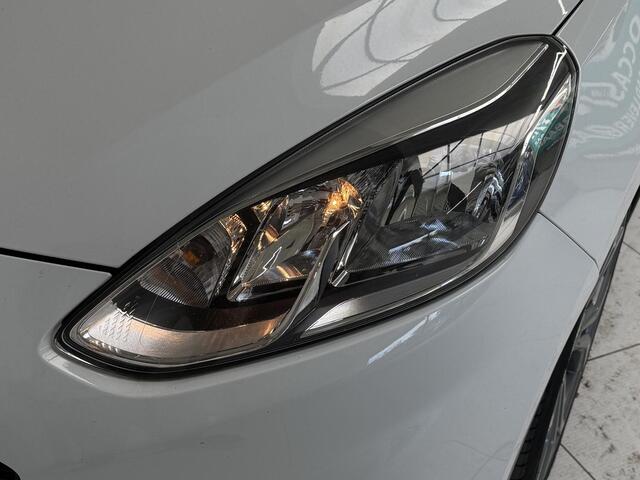 Ford FIESTA 1.0 EcoBoost ST-Line | Navigatie | Parkeersensoren achter | Lichtmetalen velgen 17" |