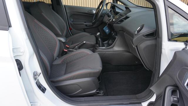 Ford FIESTA 1.0 EcoBoost 101pk ST Line 5Drs Navi Clima 17inch LM Grote Spoiler Bluetooth *NL auto* 107063km!