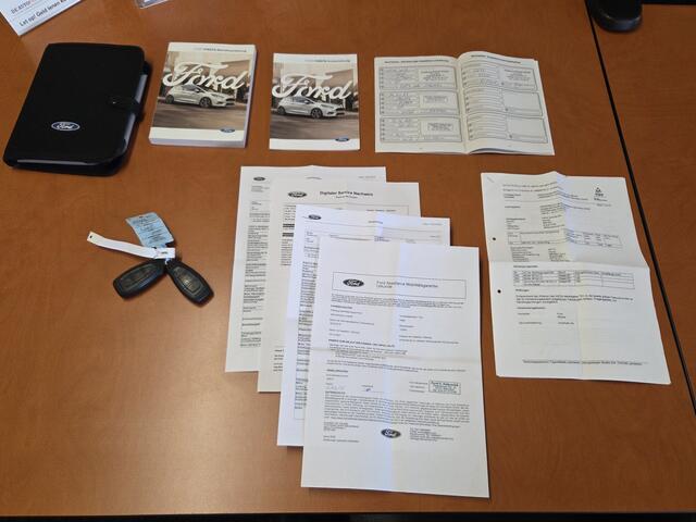 Ford FIESTA 1.0 ST-Line PANORAMADAK|NAVIGATIE|CAMERA|CRUISE CONTROL|STOEL&STUUR VERWARMING|ECC/AIRCO|PDC ACHTER|17 INCH|DEALERE ONDERHOUDEN Maandag tot Vrijdag geopend van 09.00 tot 20.00 uur en Zaterdag van 09.00 tot 18.00 uur