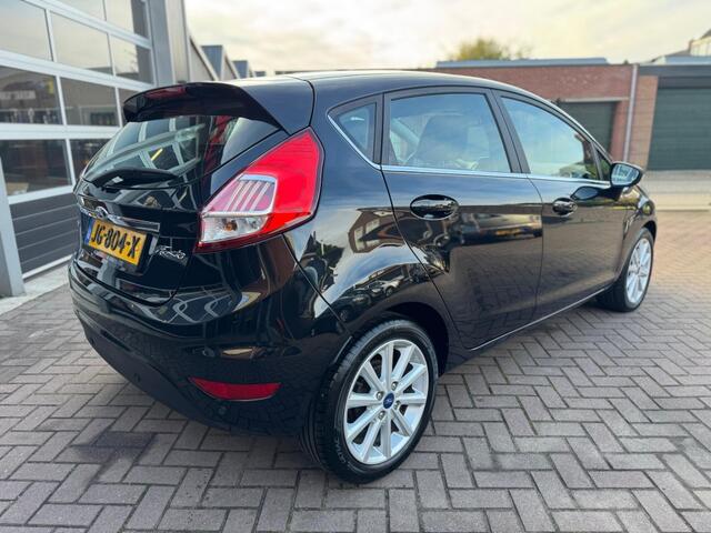 Ford FIESTA 1.0 ECOBOOST 100PK TITANIUM / NAVI / AIRCO / CRUISECONTROL / RIJKLAAR!