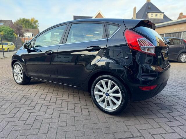 Ford FIESTA 1.0 ECOBOOST 100PK TITANIUM / NAVI / AIRCO / CRUISECONTROL / RIJKLAAR!