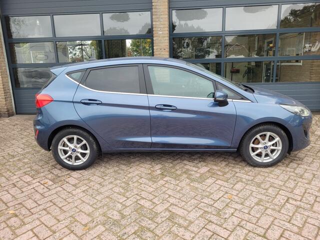 Ford FIESTA 1.0 Turbo Ecoboost 100pk Titanium carplay, navi, ecc, lmw, cruise, xenon,