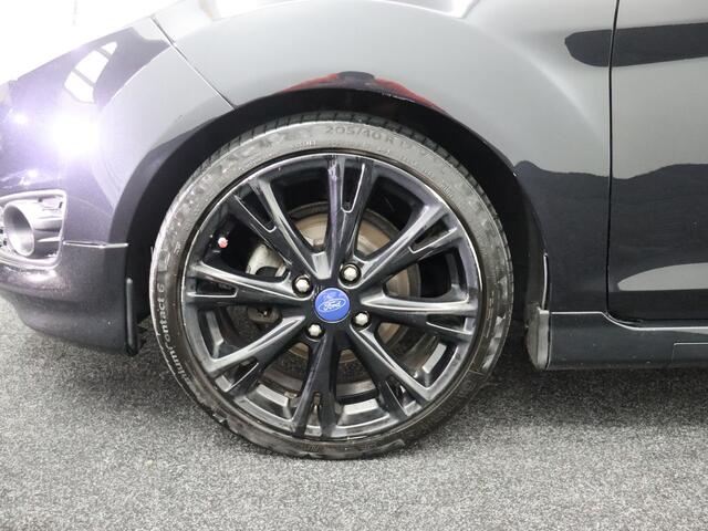 Ford FIESTA 1.0 EcoBoost Black Edition Airco, Bluetooth, Boordcomputer, Hill hold fucntie, Parkeersensoren achter, Cruise Control, Spraakbediening, Start/stop systeem, Elektronisch Stabiliteits Programma, Elektronische remkrachtve opvallend sportieve hatchback met ee