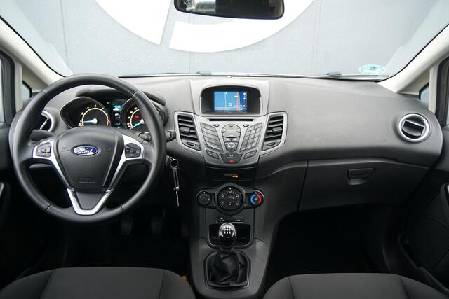 Ford FIESTA 1.0 Style Ultimate + DEALER ONDERHOUDEN / SENSOREN / NAVIGATIE