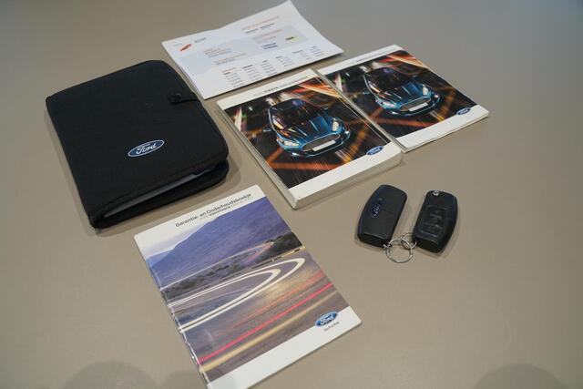 Ford FIESTA 1.0 Style Ultimate + DEALER ONDERHOUDEN / SENSOREN / NAVIGATIE