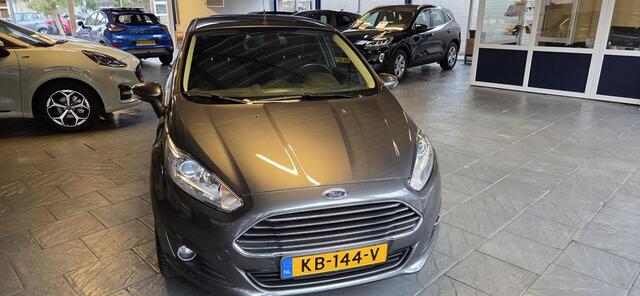 Ford FIESTA 1.0 EcoB Titanium 100 Pk 5 drs Perfecte autohistorie aanwezig!!!!